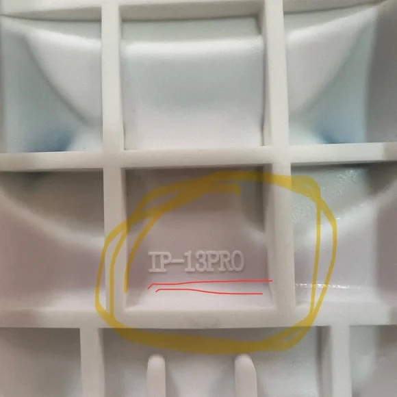 Hello Kitty Apple Phone Case - Picture 4 of 4